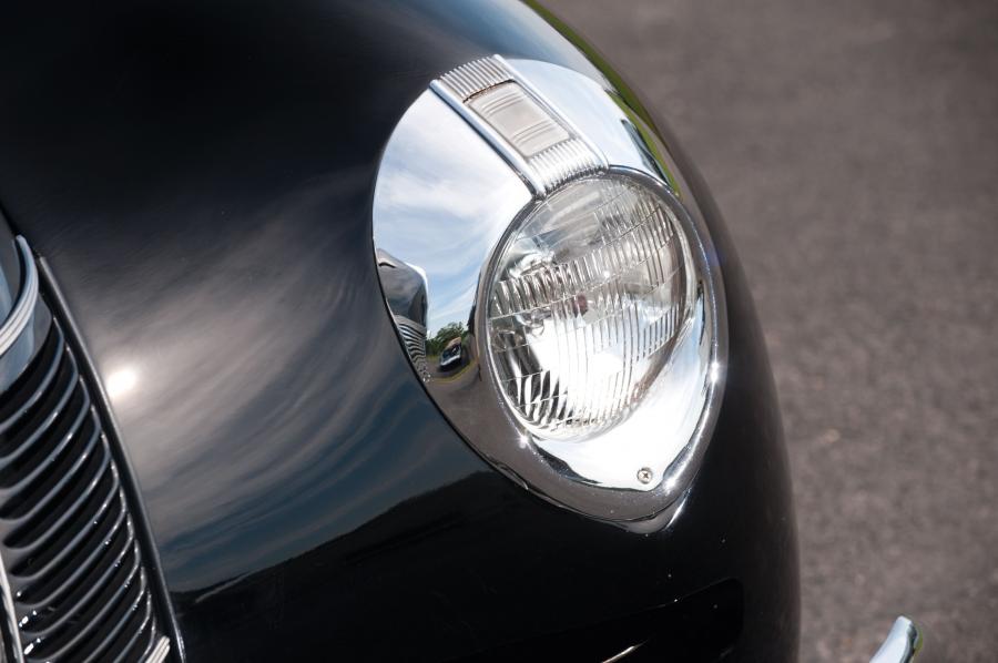  Ford DeLuxe Custom Convertible Coupe 1940 года  (фото 16 из 48)